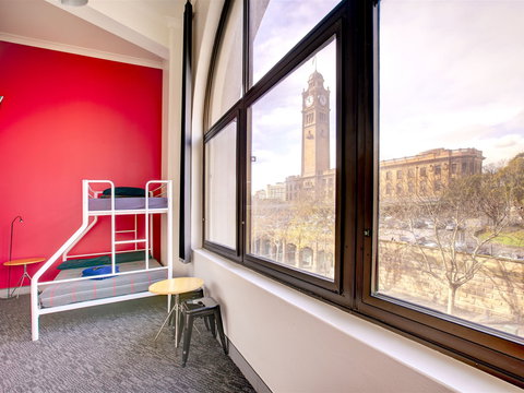 Wake Up Sydney - Lightning Ridge Tourism 2