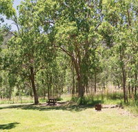 Youdales Hut campground and picnic area - Lightning Ridge Tourism