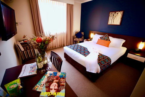 175 One Hotels And Apartments - Lightning Ridge Tourism 1