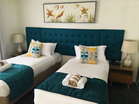 1770 Lagoons Central Apartment Resort - Lightning Ridge Tourism 0