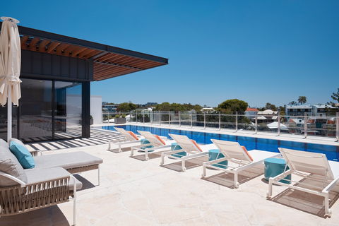 Art Series - The Johnson - Lightning Ridge Tourism 0