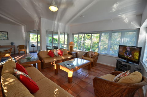 Balboa Apartments - Lightning Ridge Tourism 2