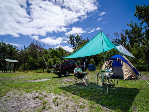 Banksia Green Campground - Lightning Ridge Tourism 0