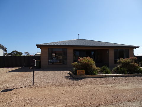 Baydream - Lightning Ridge Tourism 0