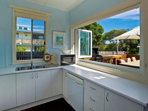 Blue River Shack - Lightning Ridge Tourism 1