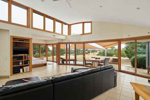 Boroka Downs - Lightning Ridge Tourism 2