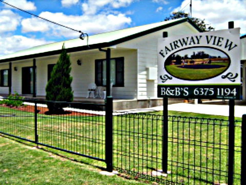 Fairway View Cottage - Lightning Ridge Tourism 0