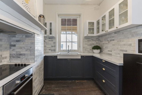 Landmark 1850s Family Fremantle Home - Lightning Ridge Tourism 2