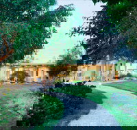 Lonsdale Park on the Yarra - Lightning Ridge Tourism