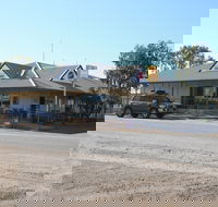Lyndhurst Hotel Roadhouse Motel  Caravan Park - Lightning Ridge Tourism