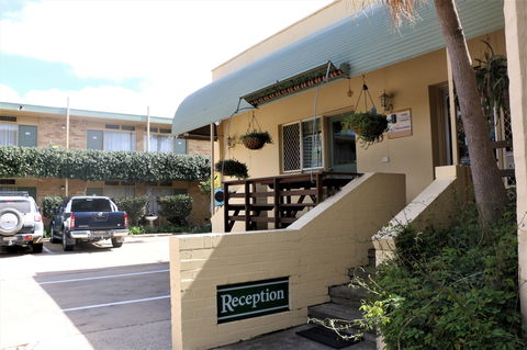 Mid City Motor Inn - Lightning Ridge Tourism 2