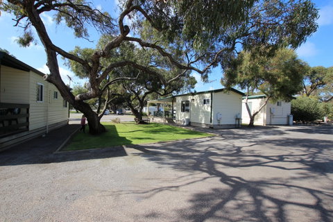 Minlaton Caravan Park - Lightning Ridge Tourism 2