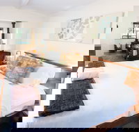 Mystwood Retreats - Lightning Ridge Tourism