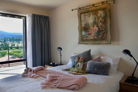 New Norfolk Apartments - Lightning Ridge Tourism 1