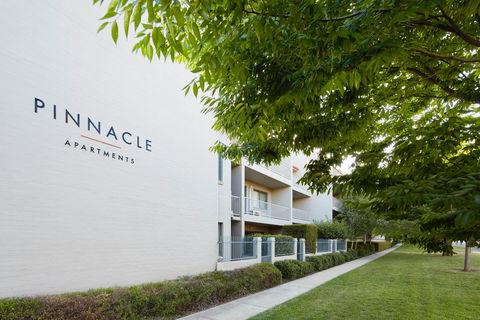 Pinnacle Apartments - Lightning Ridge Tourism 0