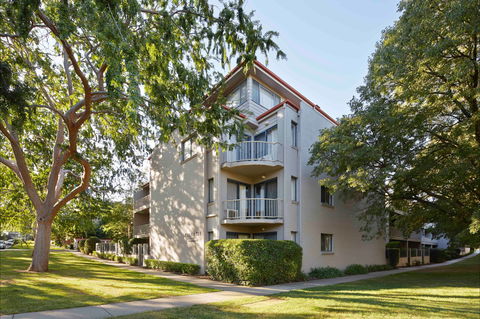 Pinnacle Apartments - Lightning Ridge Tourism 1