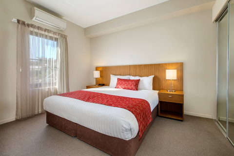 Quest Gladstone - Lightning Ridge Tourism 1