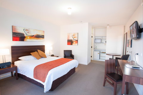 Standpipe Golf Motor Inn - Lightning Ridge Tourism 1