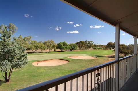 Standpipe Golf Motor Inn - Lightning Ridge Tourism 2