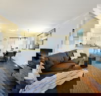 Summer Salt - Lightning Ridge Tourism