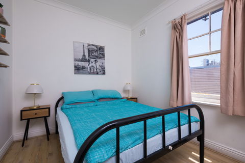 Sydney Star Backpackers - Lightning Ridge Tourism 2