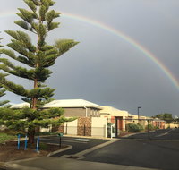 Villas on the Bay Kingscote - Lightning Ridge Tourism