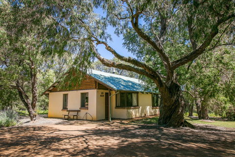 Wyadup Brook Cottages - Lightning Ridge Tourism 1