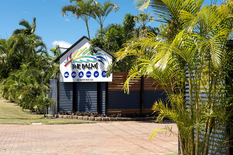 The Palms Hervey Bay - Lightning Ridge Tourism 11
