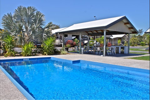 Barcaldine Country Motor Inn - Lightning Ridge Tourism 1