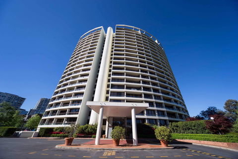 BreakFree Capital Tower - Lightning Ridge Tourism 0