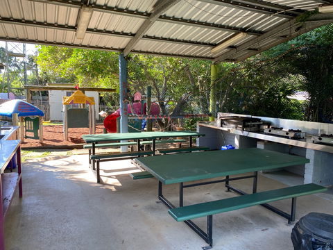 Bundaberg Park Village - Lightning Ridge Tourism 2