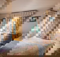 Capers Cottage - Lightning Ridge Tourism