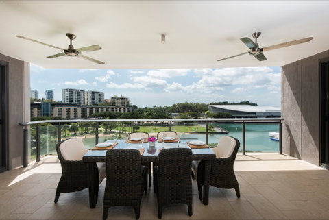 Darwin Waterfront Luxury Suites - Lightning Ridge Tourism 0