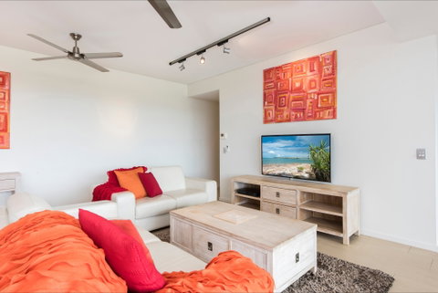 Darwin Waterfront Luxury Suites - Lightning Ridge Tourism 2