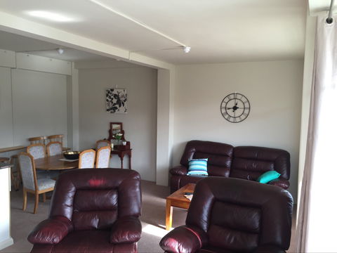 Derwent Valley Resort - Lightning Ridge Tourism 2