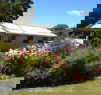 Engadine Cottage - Lightning Ridge Tourism
