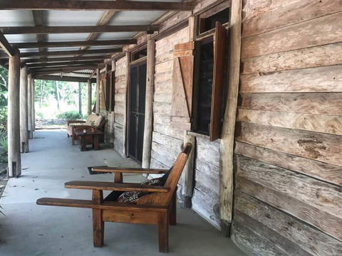 Ferns Hideaway Resort - Lightning Ridge Tourism 1