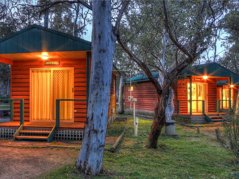 Kosciuszko Tourist Park - Lightning Ridge Tourism 0