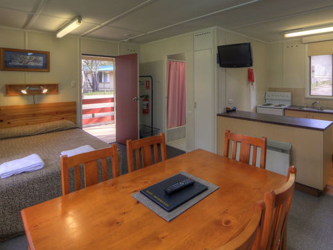 Kosciuszko Tourist Park - Lightning Ridge Tourism 2
