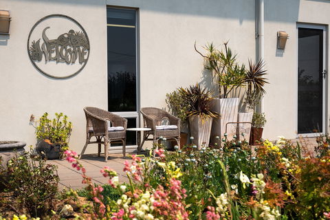 La Maison Du Vigneron B&B & Special Ocassion Dining - Lightning Ridge Tourism 2