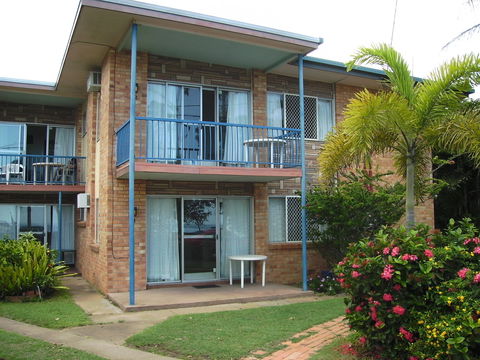 Lisianna Holiday Apartments - Lightning Ridge Tourism 0