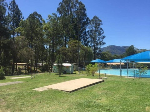 Nimbin Caravan Park - Lightning Ridge Tourism 0