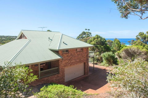 Ocean House - Lightning Ridge Tourism 0
