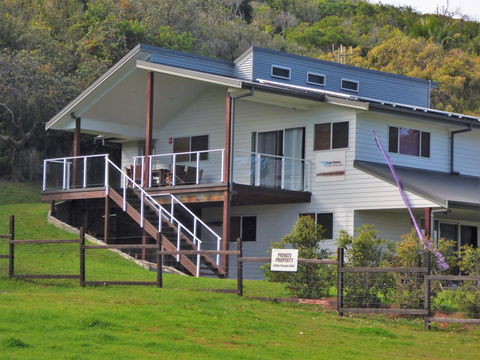 Point Plomer Holiday Cottages - Lightning Ridge Tourism 0