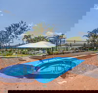 Princess Palm on the Beach - Lightning Ridge Tourism