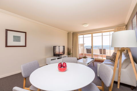 Ramada Resort By Wyndham Shoal Bay - Lightning Ridge Tourism 2