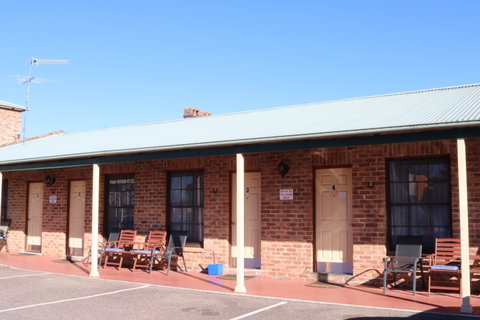 Sandstock Motor Inn - Lightning Ridge Tourism 1
