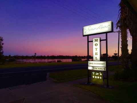 Sandbar Motel Lakes Entrance - Lightning Ridge Tourism 0