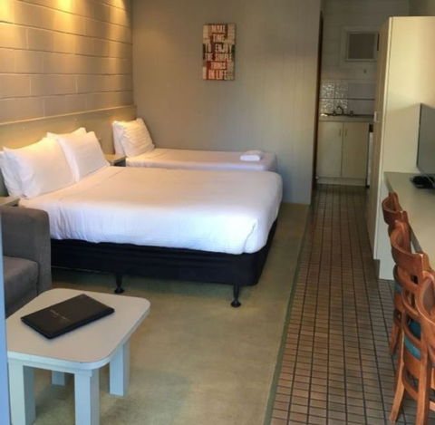 Sandbar Motel Lakes Entrance - Lightning Ridge Tourism 2