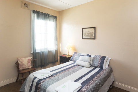 Southern Railway Hotel - Lightning Ridge Tourism 2